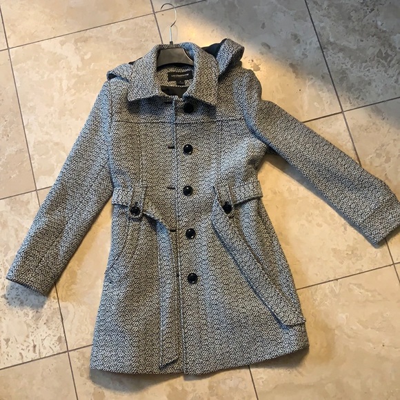 Liz Claiborne Outerwear - Picture 3 of 8